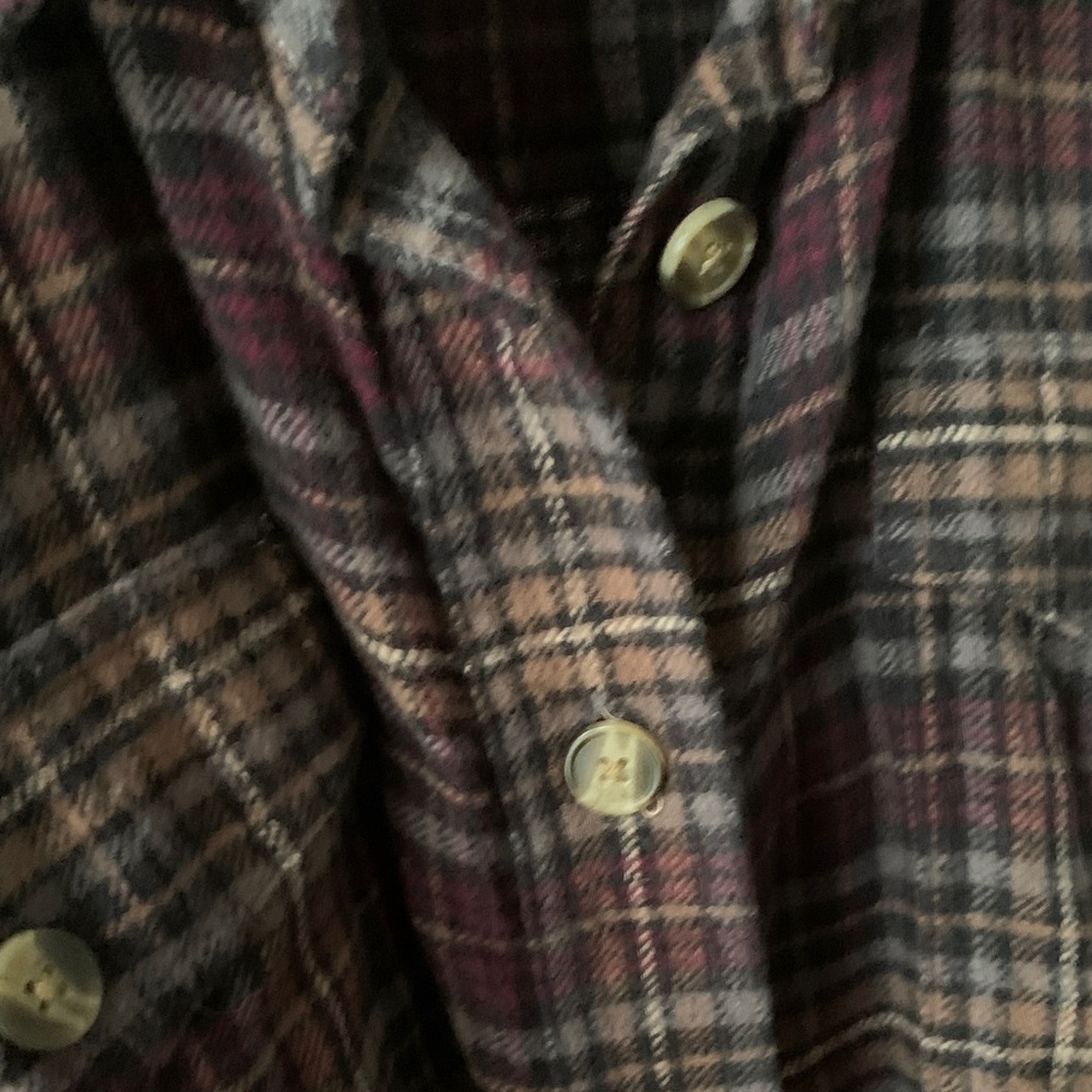 Nice! 🤎🧡 American Eagle Outfitters Maroon and Brown Plaid Shirt
